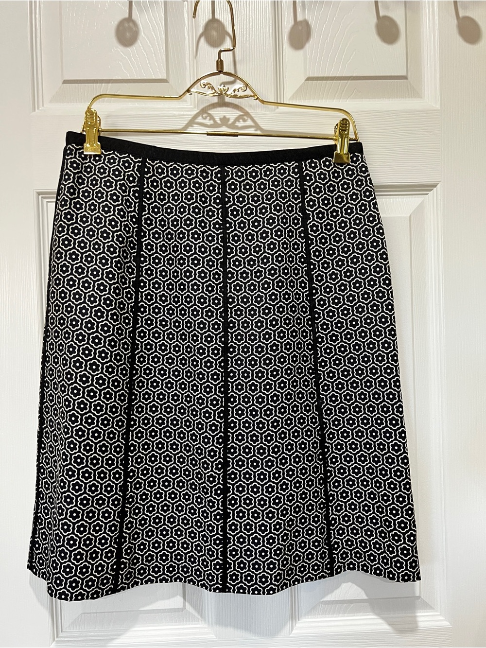 Ann Taylor Silk Skirt Petties Size 8 Black/White Floral Lined